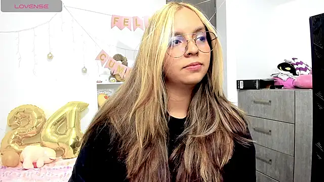 Valery7rose  online show from 02.23.25