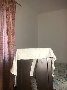 Snapshot of JuanaSimons chatting on 11.16.25 JuanaSimons online show from 11.16.25