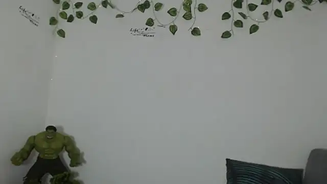 Snapshot of Angel_bran chatting on 11.18.25 Angel bran online show from 11.18.25