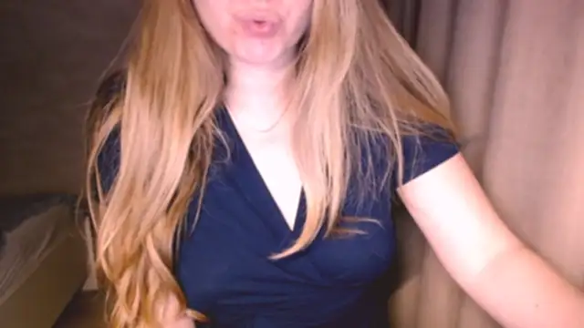 Snapshot of fiona_cute_2 chatting on 11.23.25 fiona cute 2 online show from 11.23.25