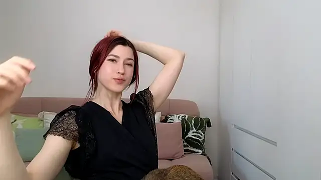 AliciaNewell online show from 10.18.25