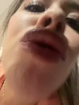 Emilia Bakerr online show from 02.05.25