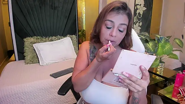 MrsFoucher online show from 06.19.26