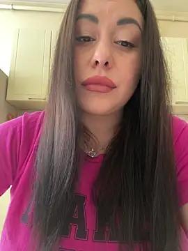 Snapshot of DaisyStreet chatting on 06.19.26 DaisyStreet online show from 06.19.26