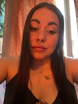 Snapshot of DaisyStreet chatting on 07.19.26 DaisyStreet online show from 07.19.26