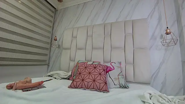 Snapshot of Hannagarces chatting on 02.03.25 Hannagarces online show from 02.03.25