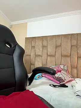 Snapshot of Hannagarces chatting on 02.02.26 Hannagarces online show from 02.02.26