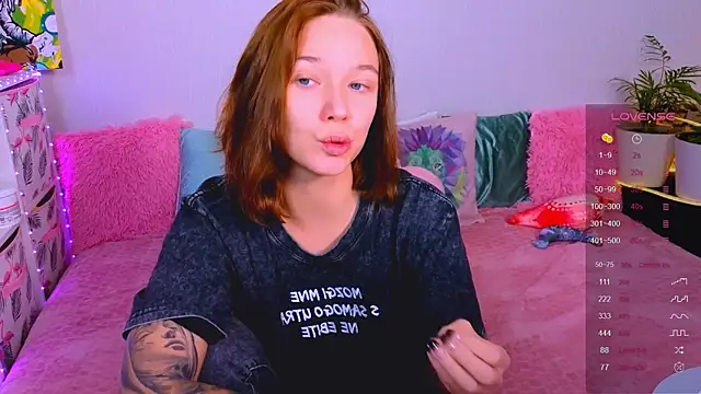 Snapshot of Karen_morris chatting on 09.27.25 Karen morris online show from 09.27.25