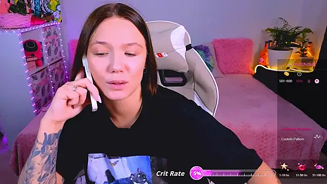 Snapshot of Karen_morris chatting on 11.19.25 Karen morris online show from 11.19.25