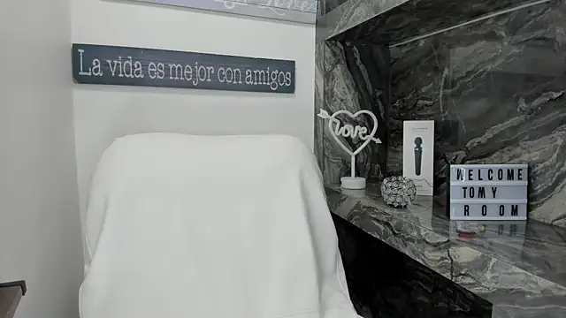 miss danika online show from 09.29.25