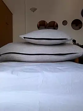 lupita84 online show from 04.11.26