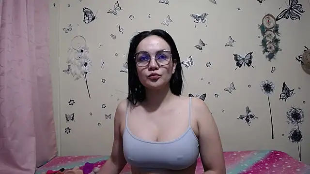 Snapshot of Nicolle-sky chatting on 05.09.26 Nicolle-sky online show from 05.09.26