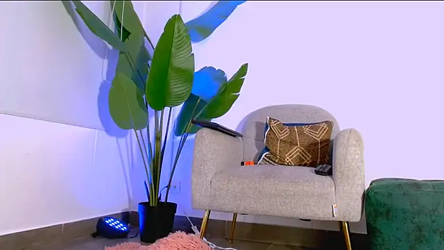 Snapshot of Sara_ow chatting on 06.02.26 Sara ow online show from 06.02.26
