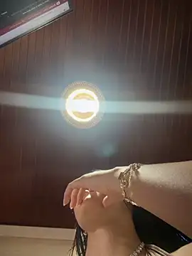 MarianaBenz online show from 12.05.25