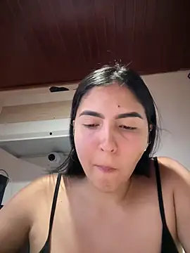 MarianaBenz online show from 02.12.26