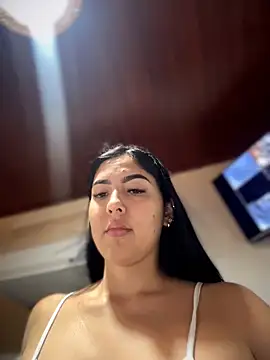 MarianaBenz online show from 04.25.26
