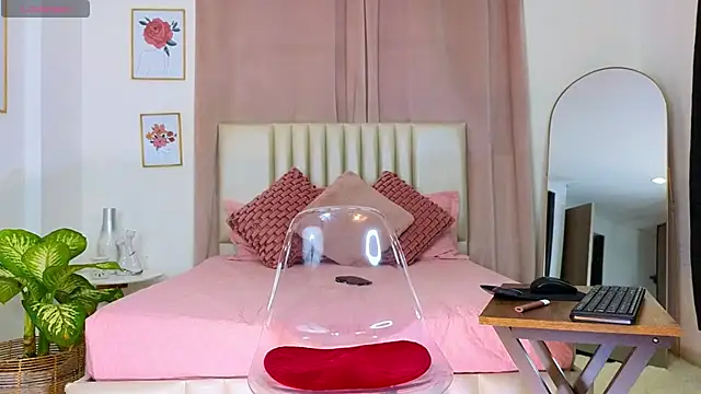 KristennBlue online show from 01.08.25