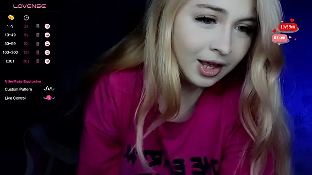 Snapshot of shy_blondiee chatting on 10.04.25 shy blondiee online show from 10.04.25