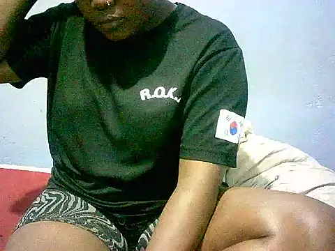 Snapshot of honeypotsweet chatting on 09.13.25 honeypotsweet online show from 09.13.25