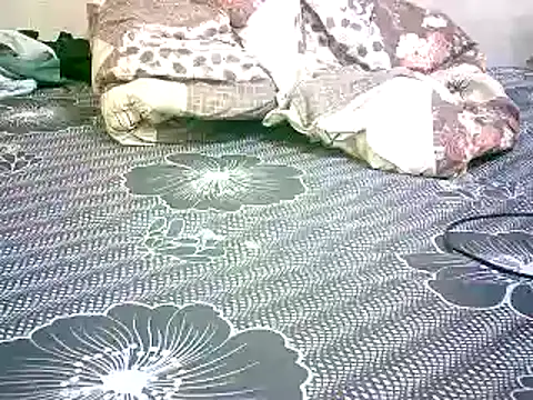 Snapshot of honeypotsweet chatting on 11.03.25 honeypotsweet online show from 11.03.25