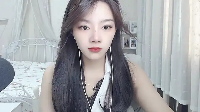 Snapshot of Jenny-Z chatting on 06.12.26 Jenny-Z online show from 06.12.26