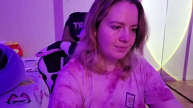 InternetFairy XO online show from 10.20.25