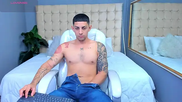 Alex cute77 online show from 09.11.25