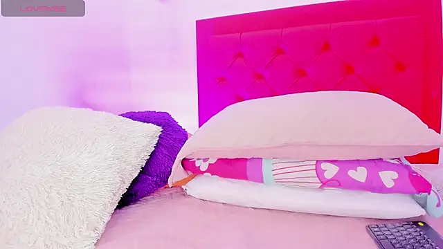 Sofia Girl  online show from 12.21.24