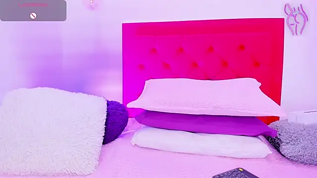 Sofia Girl  online show from 12.25.24