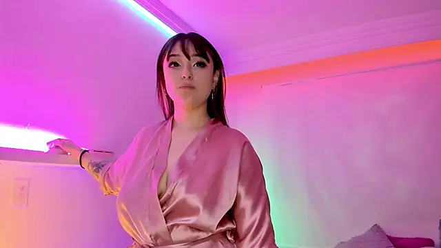 Snapshot of Gloomydoll chatting on 11.22.25 Gloomydoll online show from 11.22.25