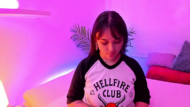 Snapshot of Gloomydoll chatting on 01.17.26 Gloomydoll online show from 01.17.26