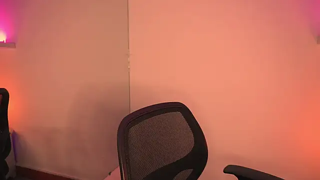 Snapshot of Gloomydoll chatting on 02.06.26 Gloomydoll online show from 02.06.26