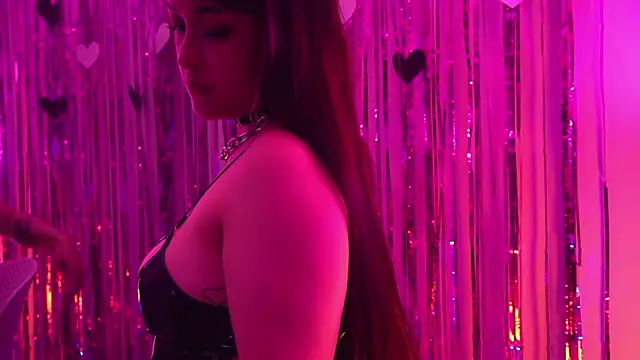 Snapshot of Gloomydoll chatting on 02.14.26 Gloomydoll online show from 02.14.26