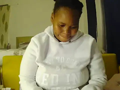 Snapshot of Real1SweetQueen chatting on 07.13.26 Real1SweetQueen online show from 07.13.26