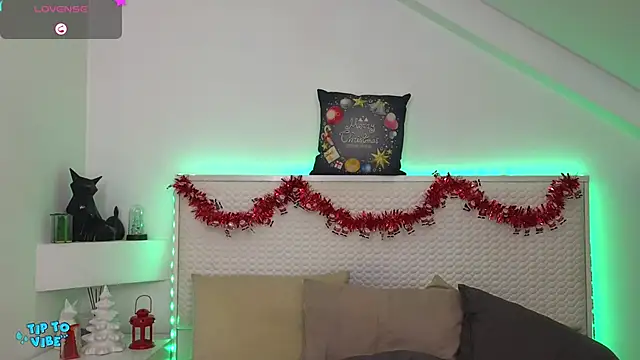 Snapshot of Eva_Rogers_ chatting on 01.01.25 Eva Rogers  online show from 01.01.25