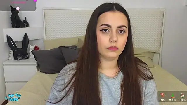 Snapshot of Eva_Rogers_ chatting on 01.14.25 Eva Rogers  online show from 01.14.25