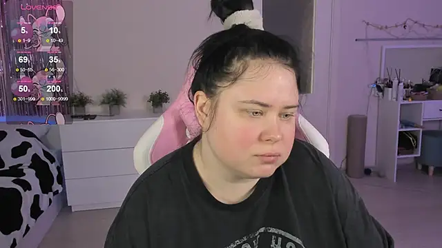 Akemi BBW online show from 05.20.26