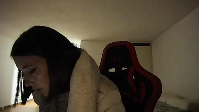 zoe jeane beker online show from 12.20.24