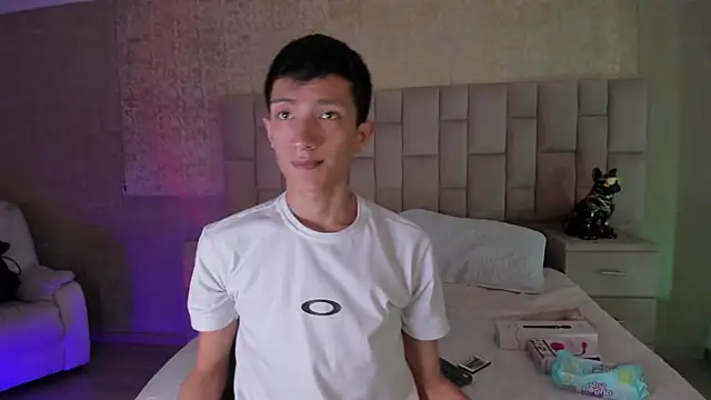 Snapshot of DereckCooperr chatting on 01.06.25 DereckCooperr online show from 01.06.25