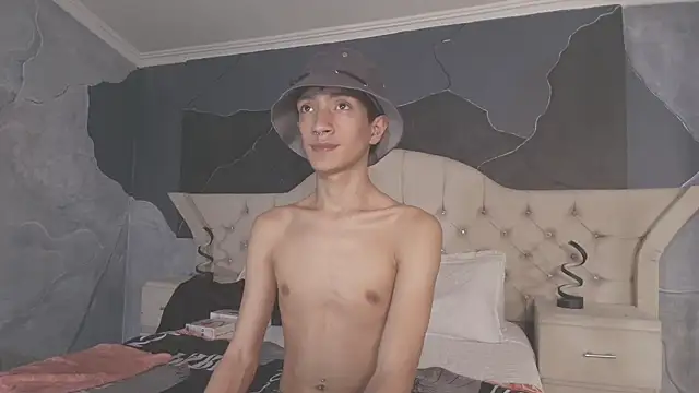 Snapshot of DereckCooperr chatting on 01.23.25 DereckCooperr online show from 01.23.25