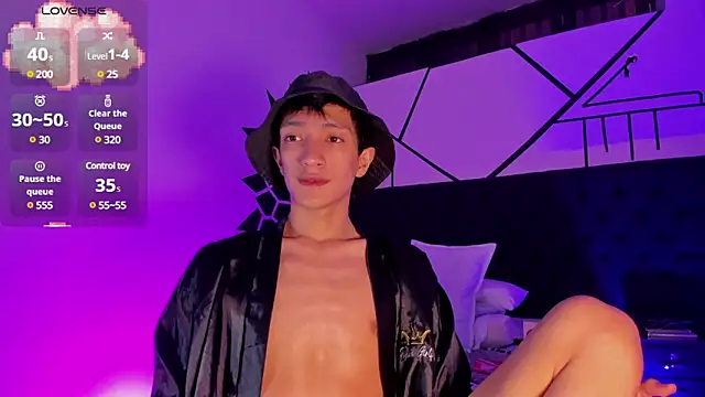 Snapshot of DereckCooperr chatting on 01.28.25 DereckCooperr online show from 01.28.25