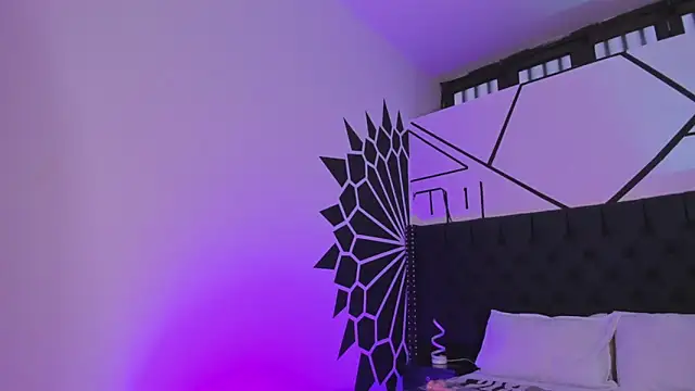 Snapshot of DereckCooperr chatting on 01.28.25 DereckCooperr online show from 01.28.25