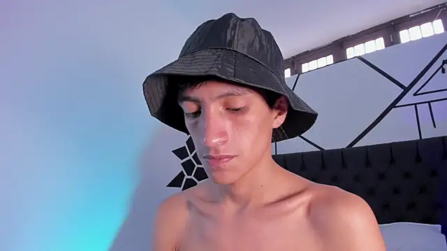 Snapshot of DereckCooperr chatting on 01.30.25 DereckCooperr online show from 01.30.25