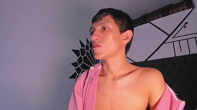 Snapshot of DereckCooperr chatting on 02.01.25 DereckCooperr online show from 02.01.25