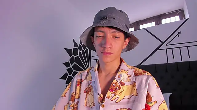 Snapshot of DereckCooperr chatting on 02.01.25 DereckCooperr online show from 02.01.25