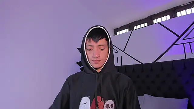 Snapshot of DereckCooperr chatting on 02.03.25 DereckCooperr online show from 02.03.25