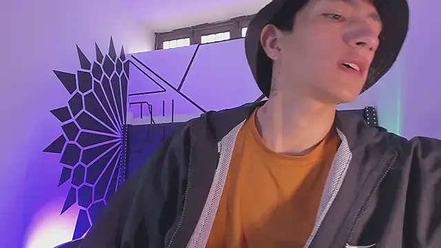 Snapshot of DereckCooperr chatting on 02.11.25 DereckCooperr online show from 02.11.25