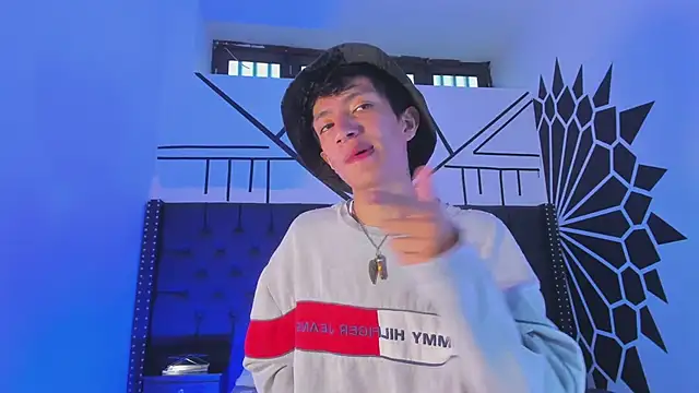 Snapshot of DereckCooperr chatting on 02.23.25 DereckCooperr online show from 02.23.25