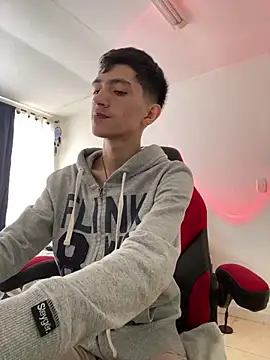 Snapshot of DereckCooperr chatting on 02.27.25 DereckCooperr online show from 02.27.25