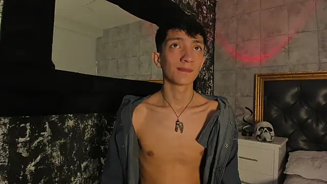 Snapshot of DereckCooperr chatting on 03.07.25 DereckCooperr online show from 03.07.25